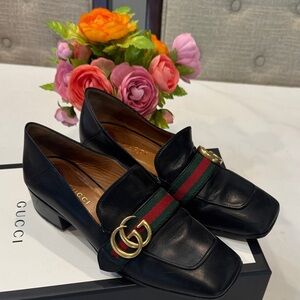 Authentic Gucci Women's Black Leather Loafers with Green and Red Stripes